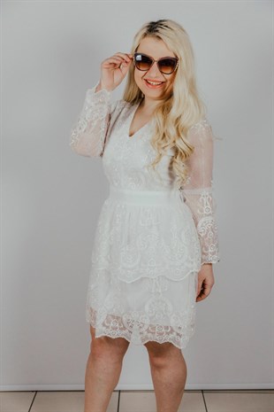 Kadın Dantel Tül Detaylı V Yaka Mini Beyaz Elbise 