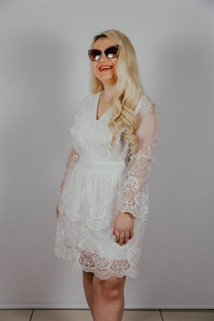 Kadın Dantel Tül Detaylı V Yaka Mini Beyaz Elbise 